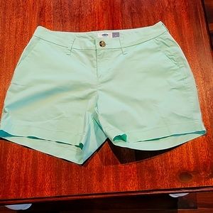 Womens Size 2- Aqua in color Old Navy Shorts.